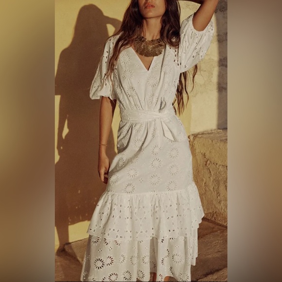 ZARA NWT WOMAN BELTED EMBROIDERED MIDI DRESS OYSTER WHITE Size S